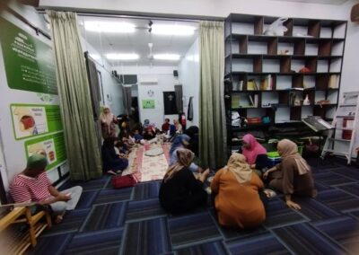 Majlis DM 13