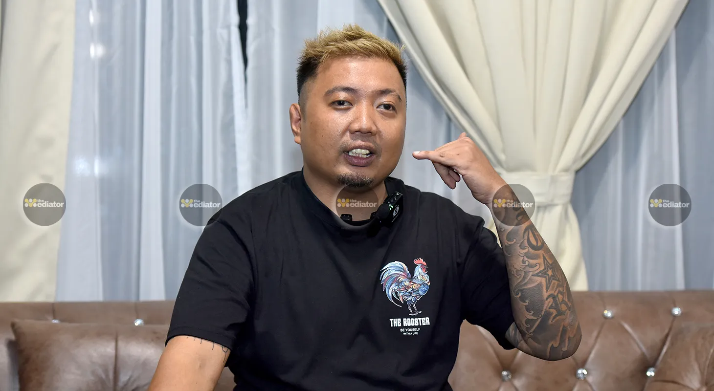 DIN_0827EEEEEEEEEE DM